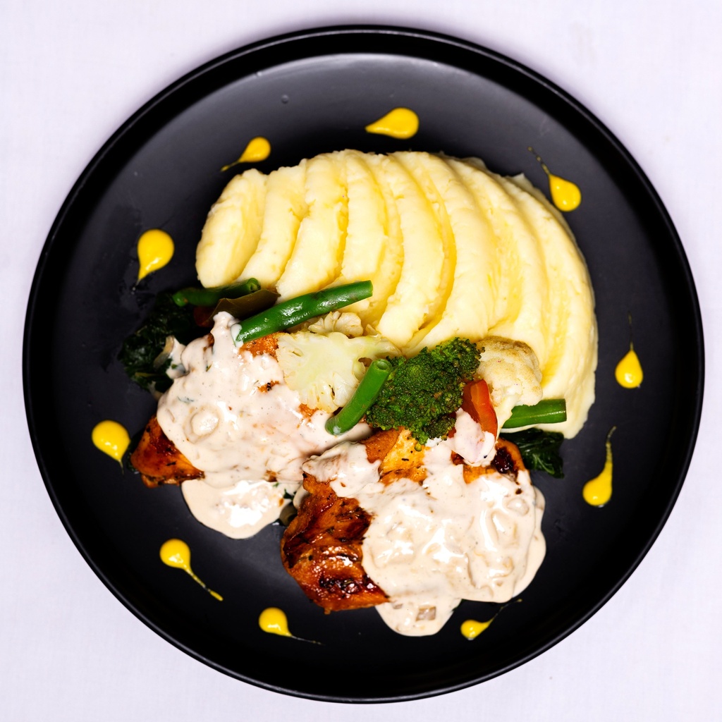 Grilled Chicken Breast With Mashed Potatoes