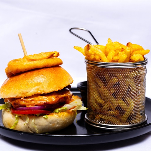 [LC030] BURGER - GRILLED CHICKEN BURGER WITH CHIPS